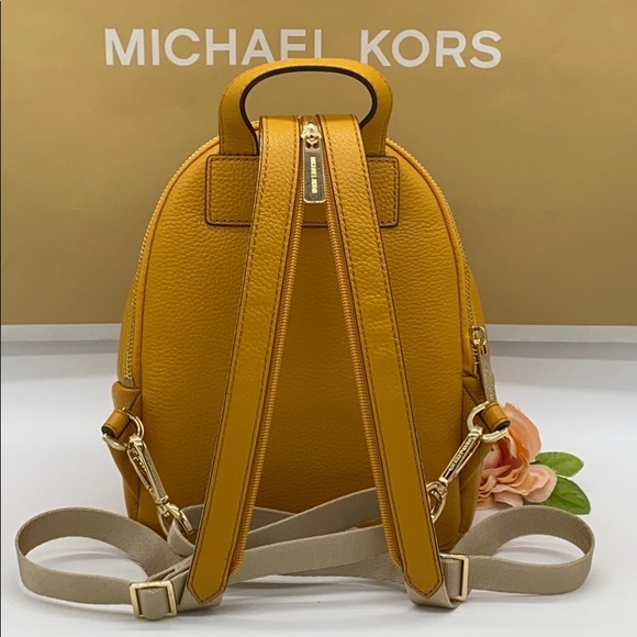 MICHAEL KORS ERIN SM CONVERTIBLE BACKPACK MARIGOlD - Picture 4 of 16